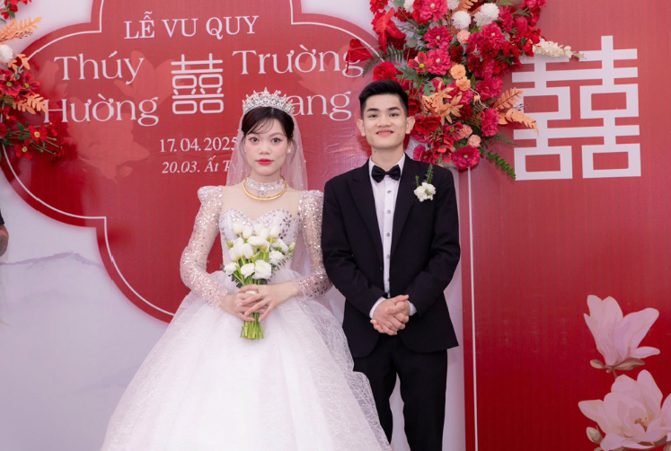 Cô dâu Thái Bình nghẹn ngào vì món quà ‘lạ’ và lời nhắn nhủ của 7 chị chồng
