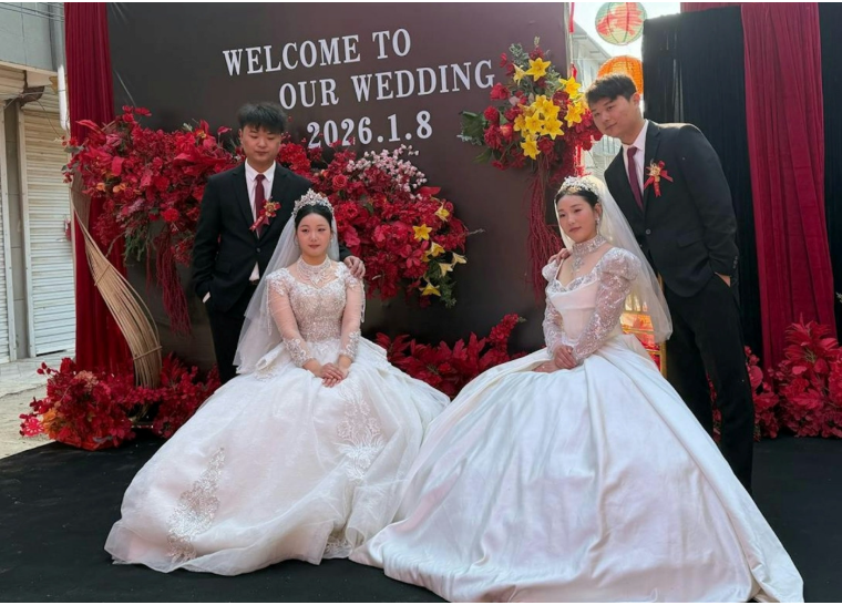 Chị em song sinh lấy anh em sinh đôi và điều đặc biệt về người bác ruột Chị em song sinh lấy anh em sinh đôi và điều đặc biệt về người bác ruột