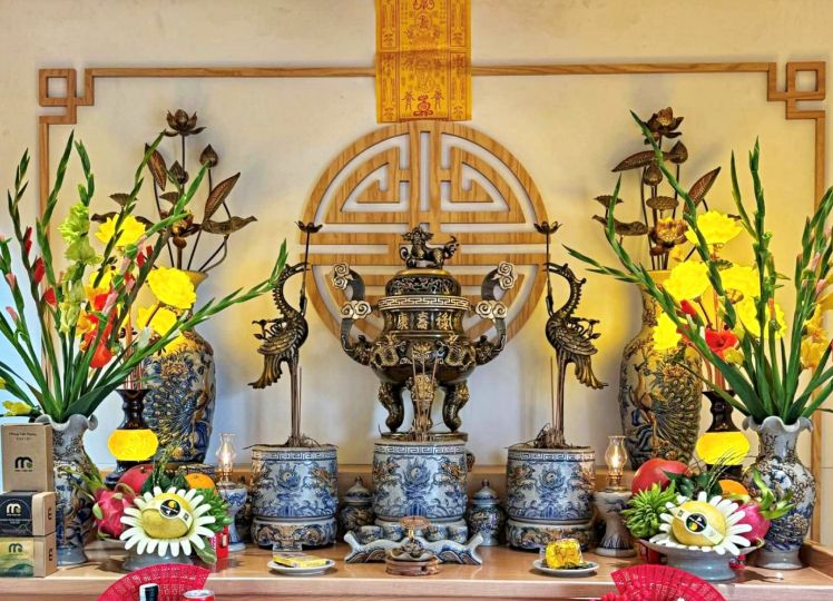 Văn khấn an vị bát hương sau khi bao sái bàn thờ, rút tỉa chân nhang năm 2026