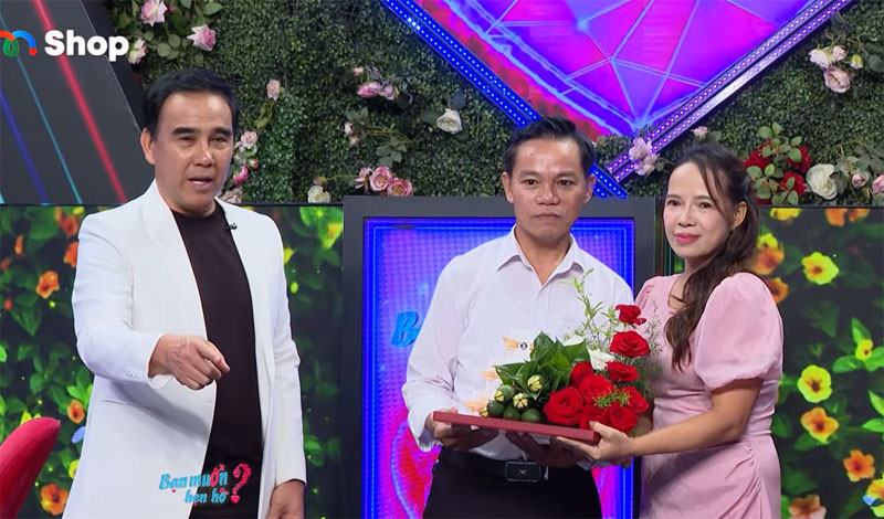 Chủ nhà hàng tiệc cưới U50 mang trầu cau đến Bạn muốn hẹn hò tìm chồng